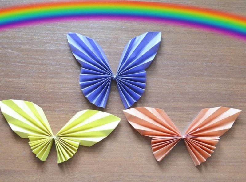 Объемная бабочка из цветной бумаги