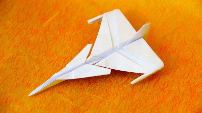 Модель самолета оригами