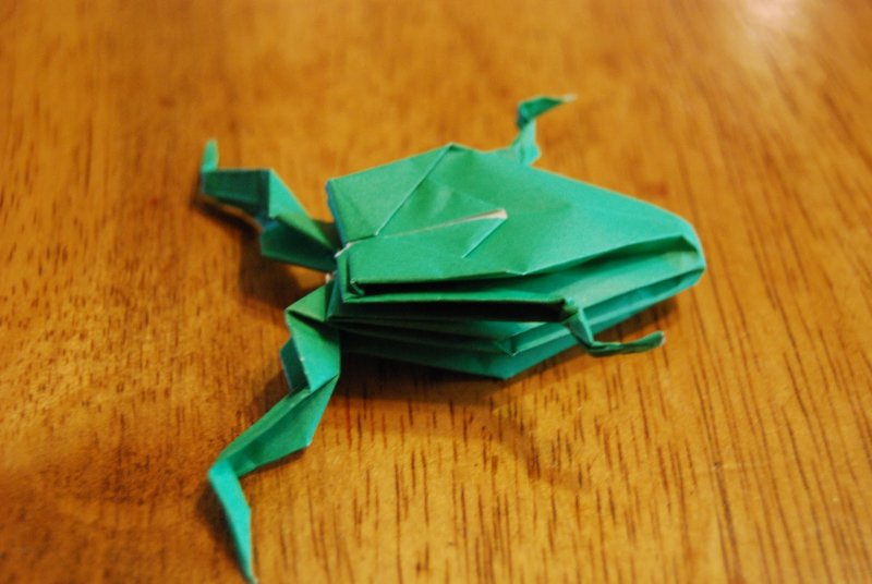 Оригами лягушка из бумаги