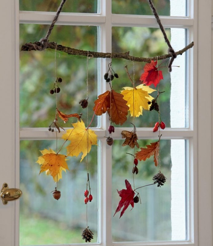 Осенние декорации на окна