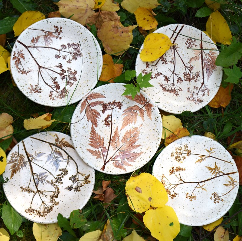 Осенний декор на тарелке