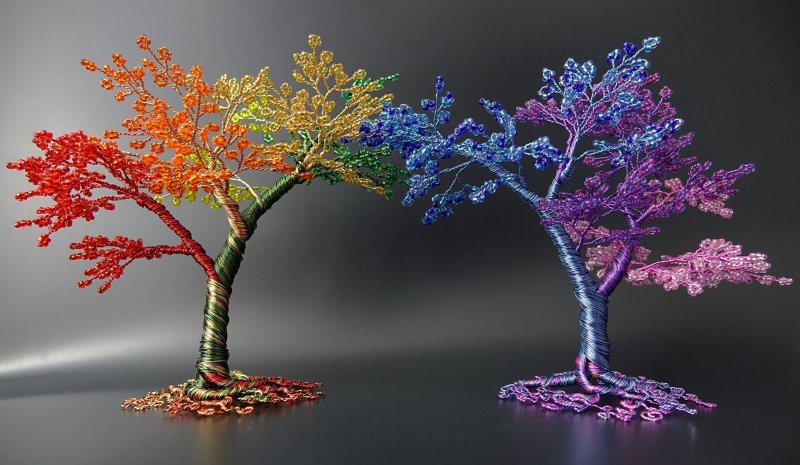 Разноцветное дерево из бисера