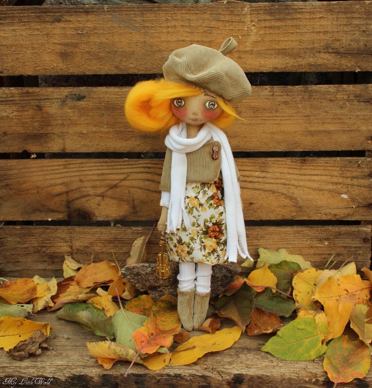 Текстильная кукла осень
