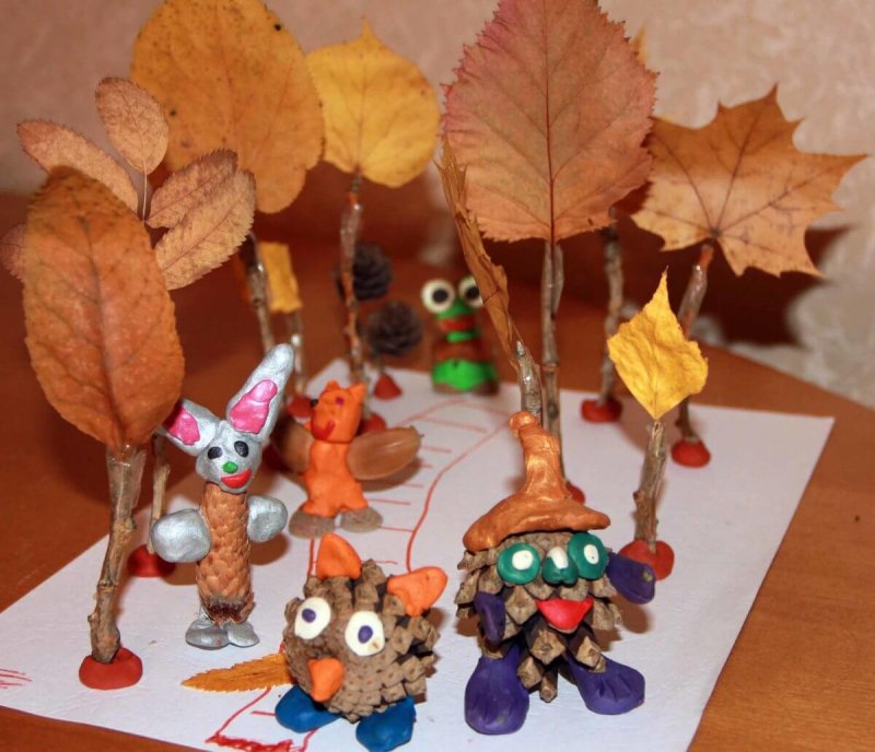 Поделки из шишек на тему осень в детский сад