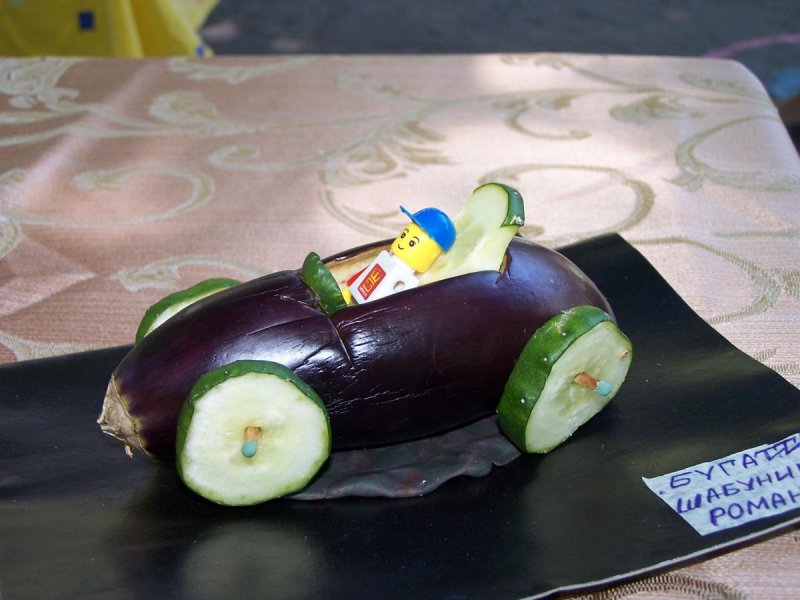 Машинка из овощей