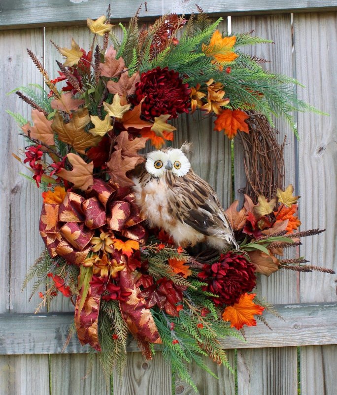 Осенняя композиция с птицей
