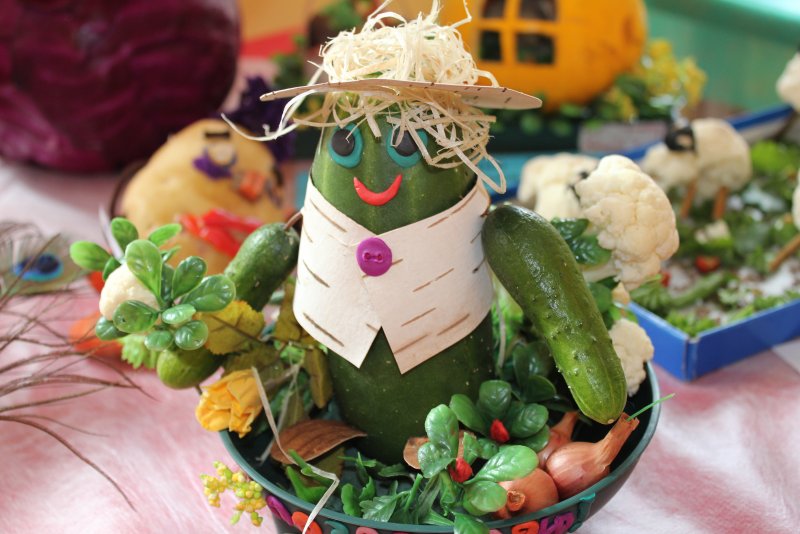 Смешарики из овощей и фруктов на выставку в детский сад