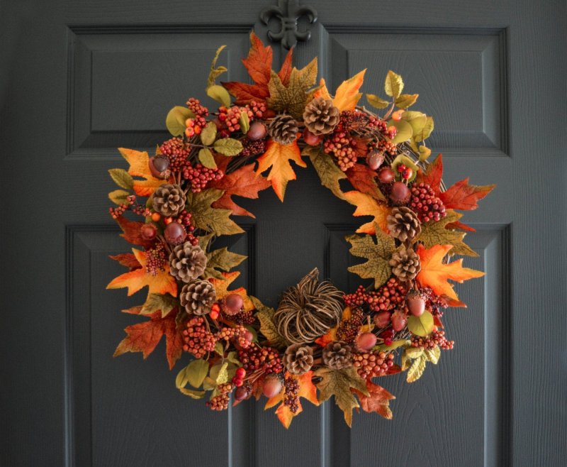 Осенний венок на дверь