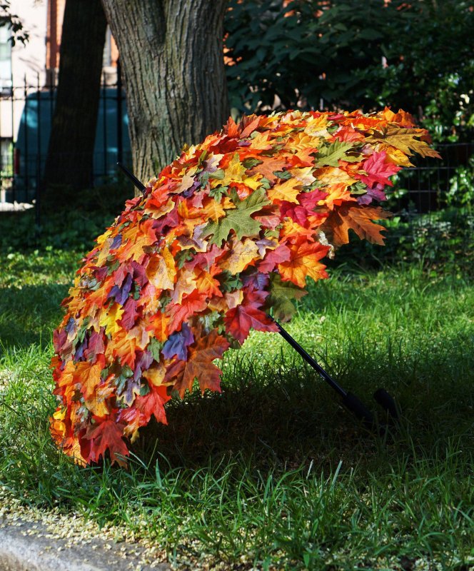 Осенняя композиция из зонтика