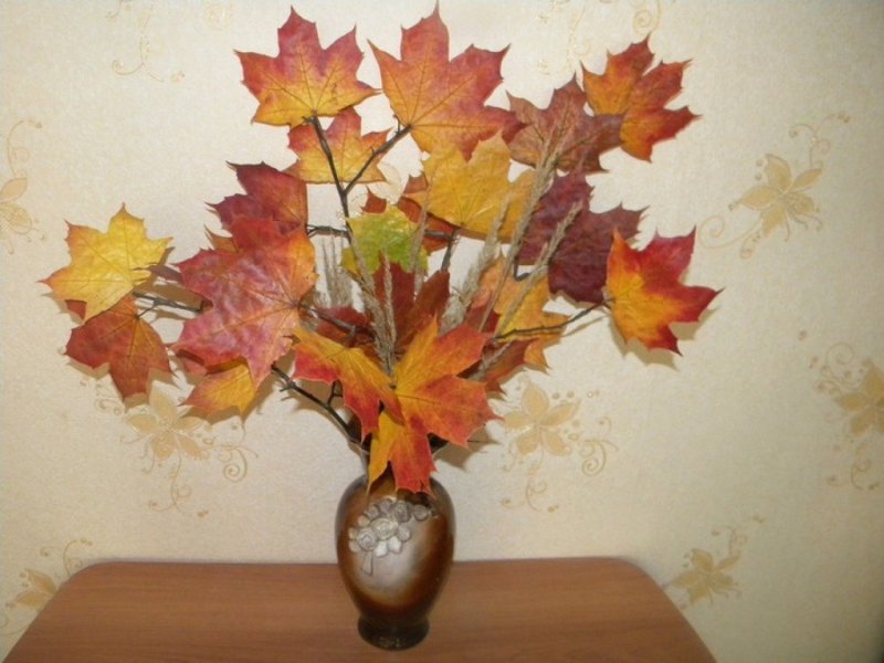 Букеты из листьев на тему осень