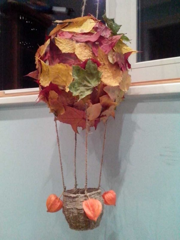 Поделки из шишек и листьев на тему осень в детский сад