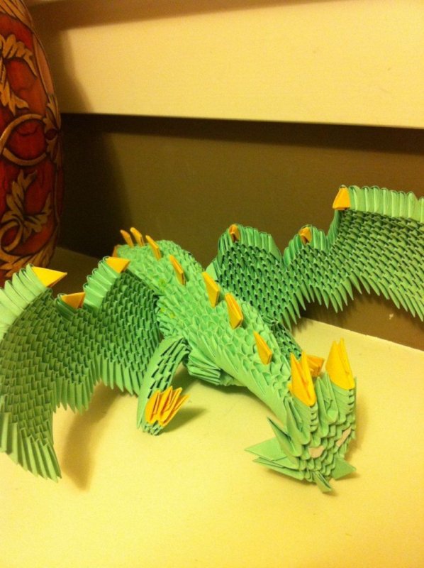 Модель дракона из бумаги