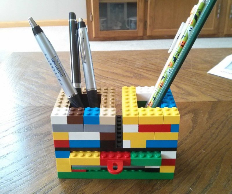Карандашница LEGO