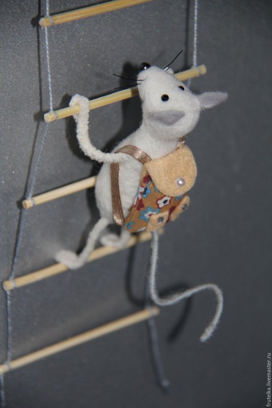 Мышка на холодильник