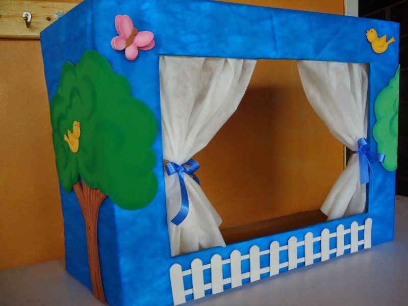Детский театр из картонной коробки