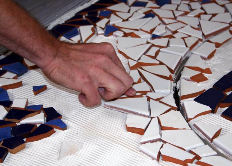 Мозаика из осколков керамической плитки своими руками