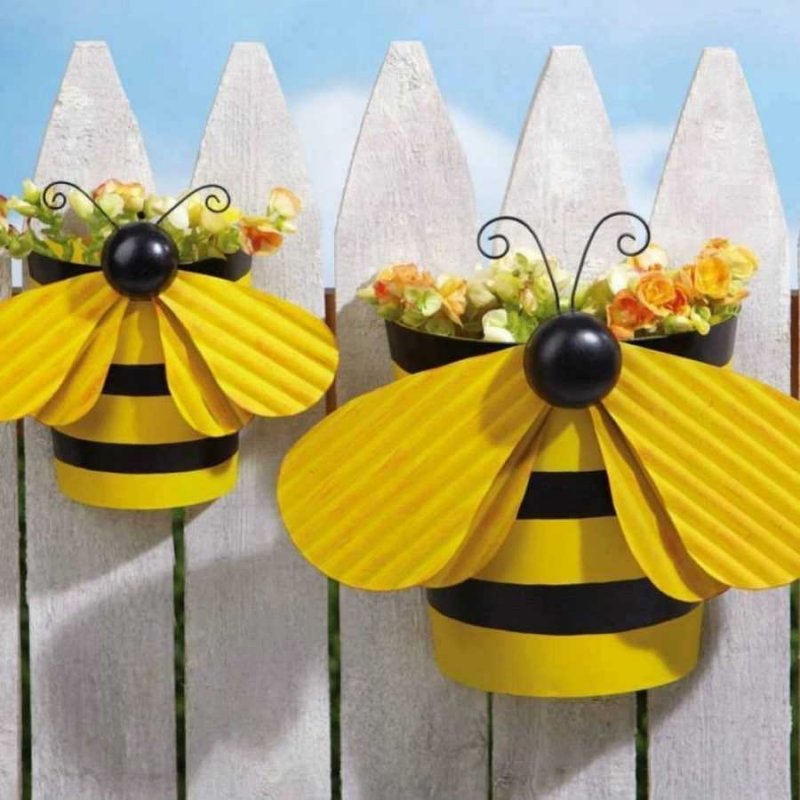 Пчелка для украшения сада