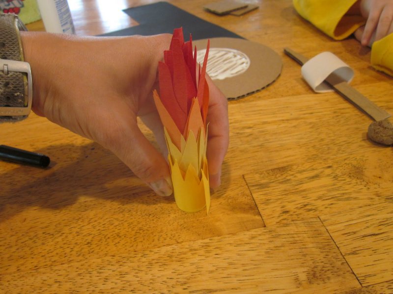 Поделка пламя из бумаги