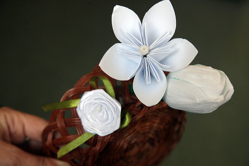 Поделка белый цветок