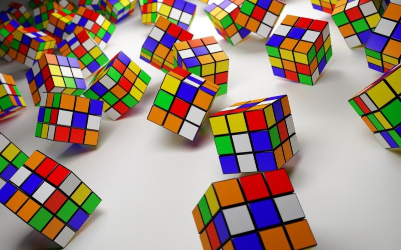 Разные кубики Рубика
