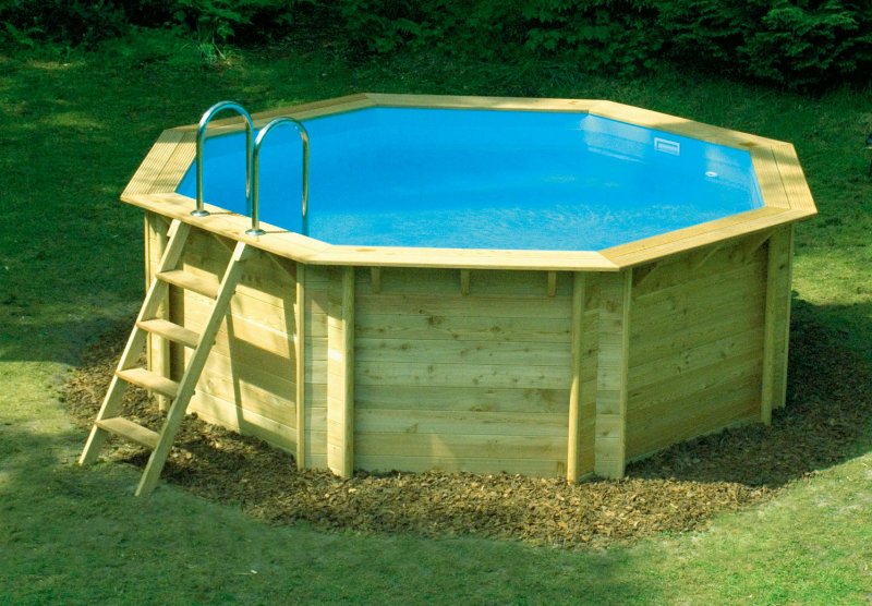 Деревянный бассейн