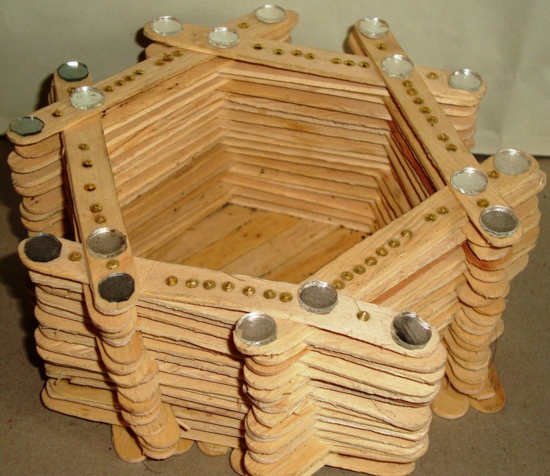 Изделия из круглых деревянных палочек