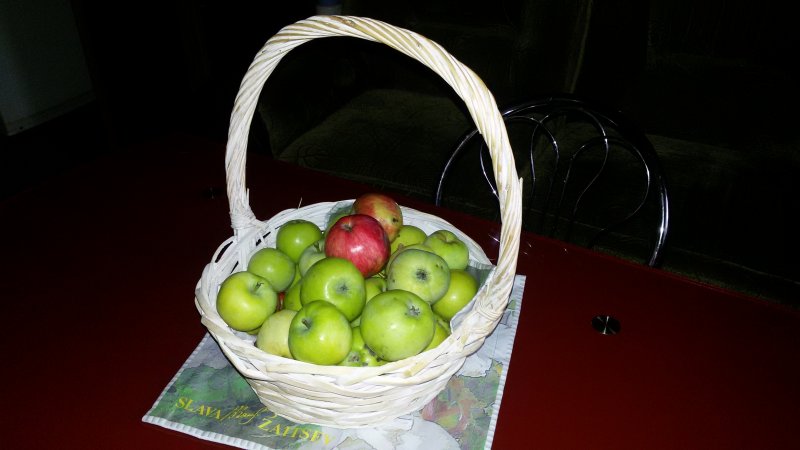 Поделки на яблочный спас в корзинке