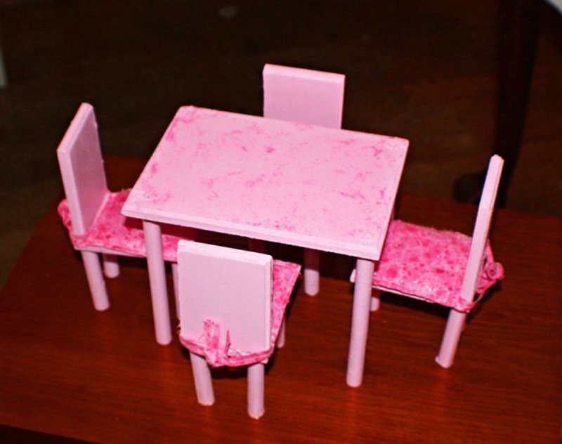 Стол из картона для Барби