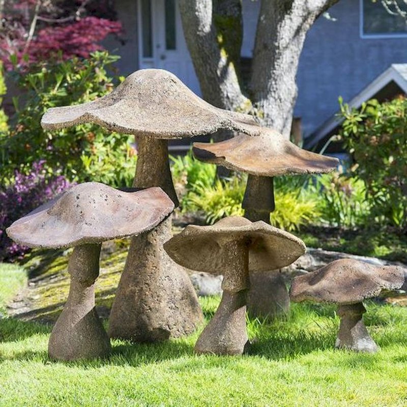 Деревянные грибы для сада