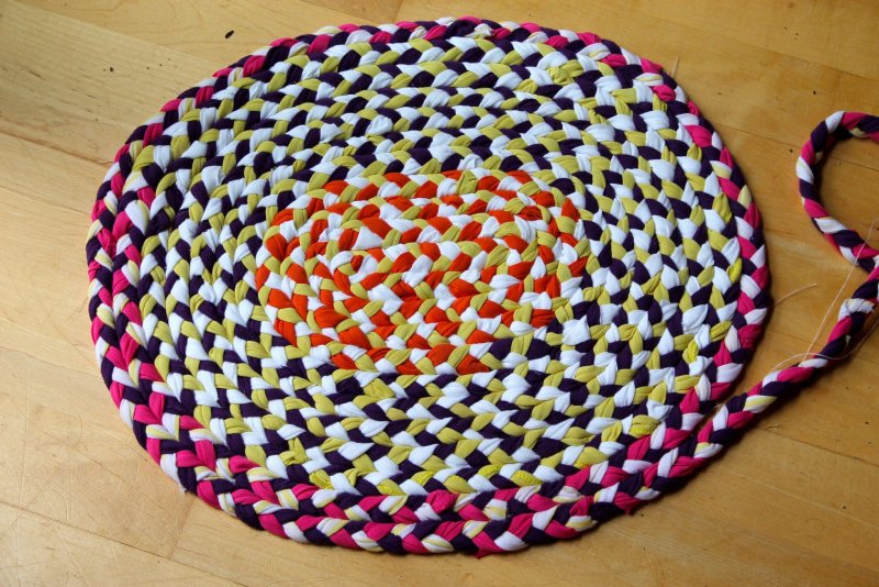 Плетеные коврики из полос ткани