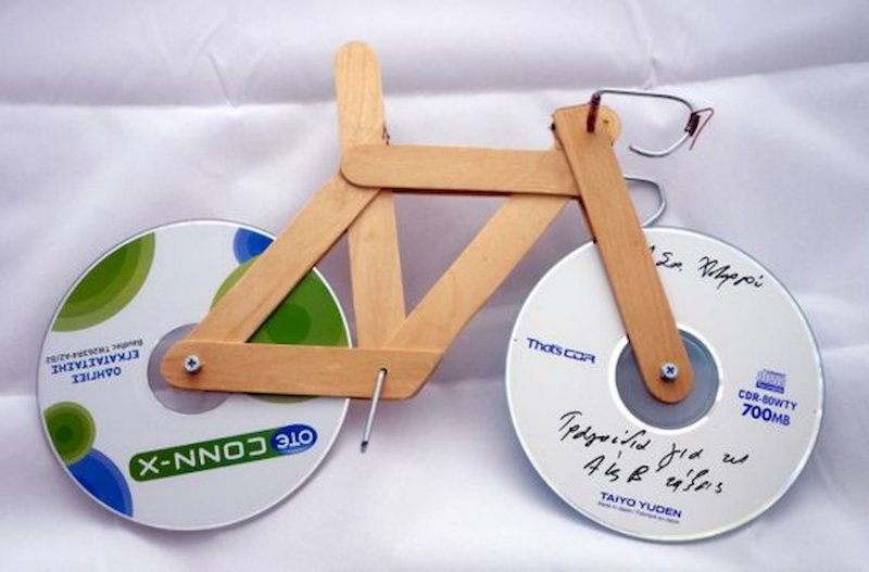 Велосипед из компакт дисков
