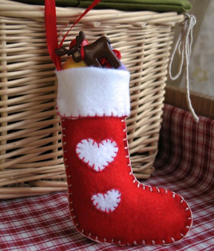 Новогодние носки для подарков из фетра