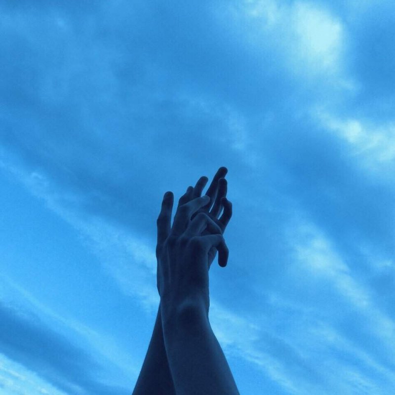 Эстетика небо рука