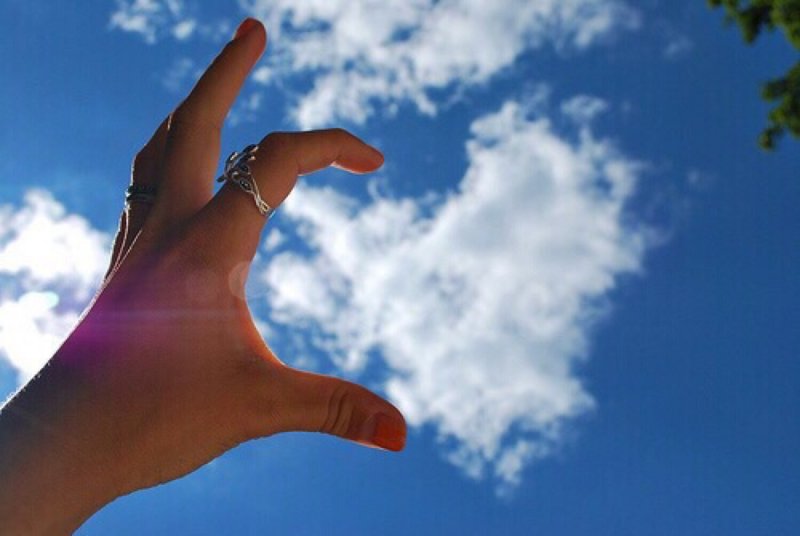 Рука из облака
