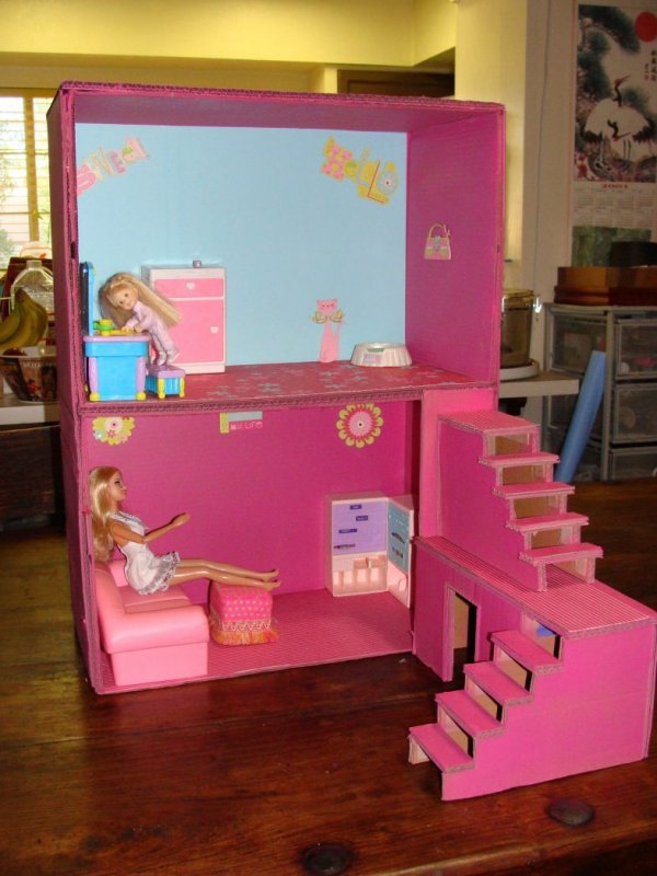 Домик из картонной коробки для Барби