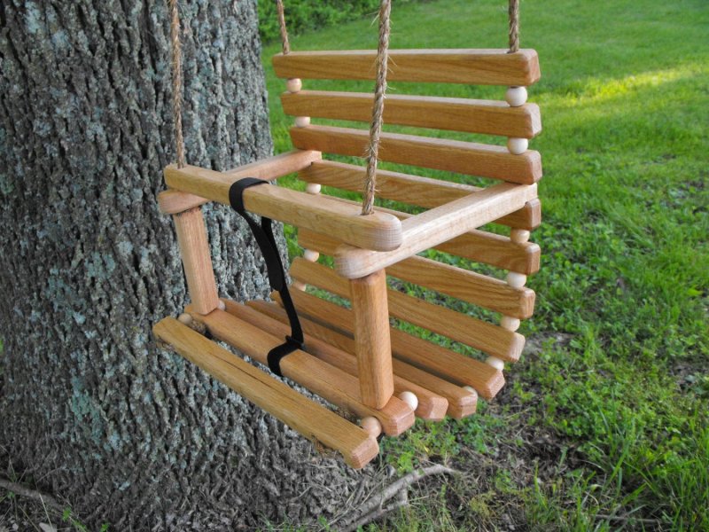 Детские качели для дачи из дерева