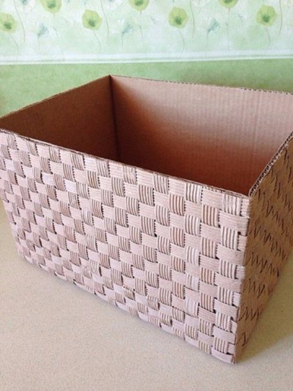 Плетеная корзинка из картона