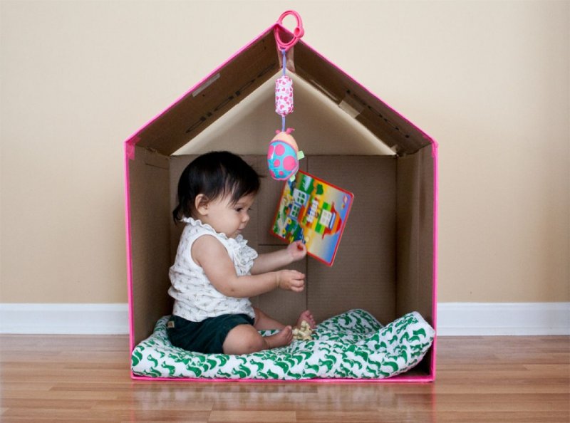 Домик из картонной коробки для ребенка