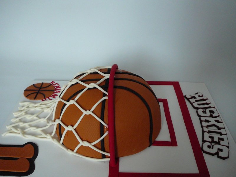 Декор торта для баскетболиста