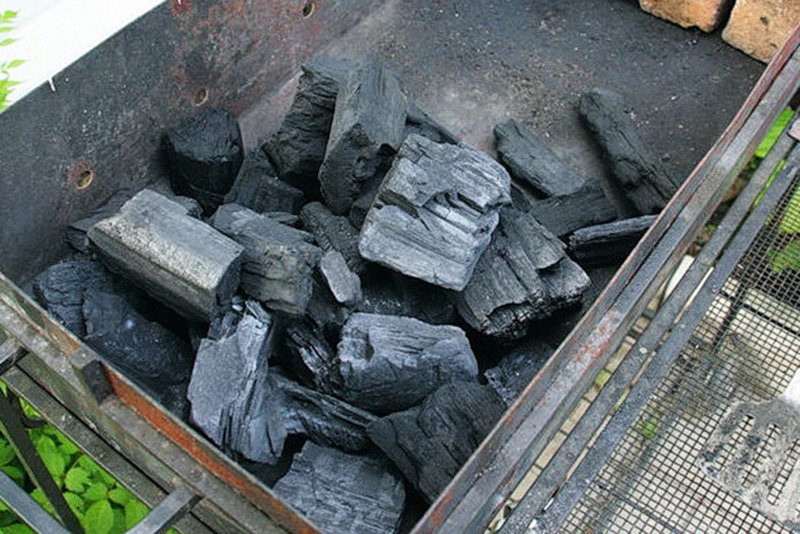 Каменный уголь для мангала