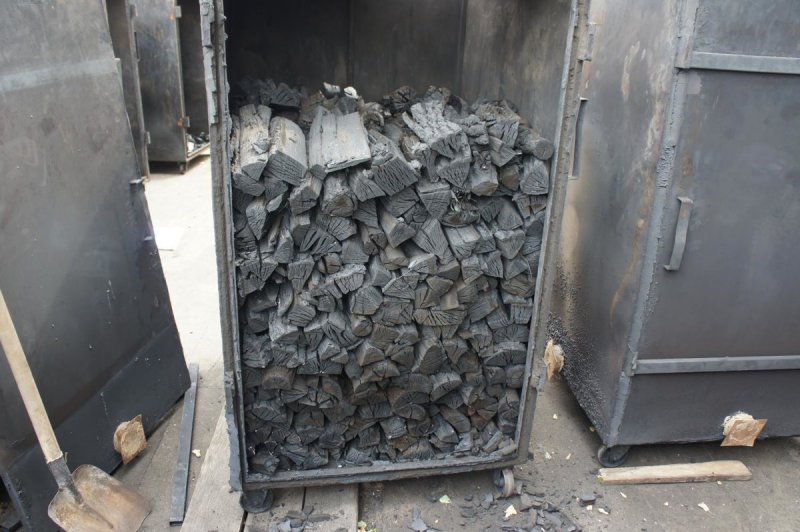 Пиролизная печь для выжига древесного угля