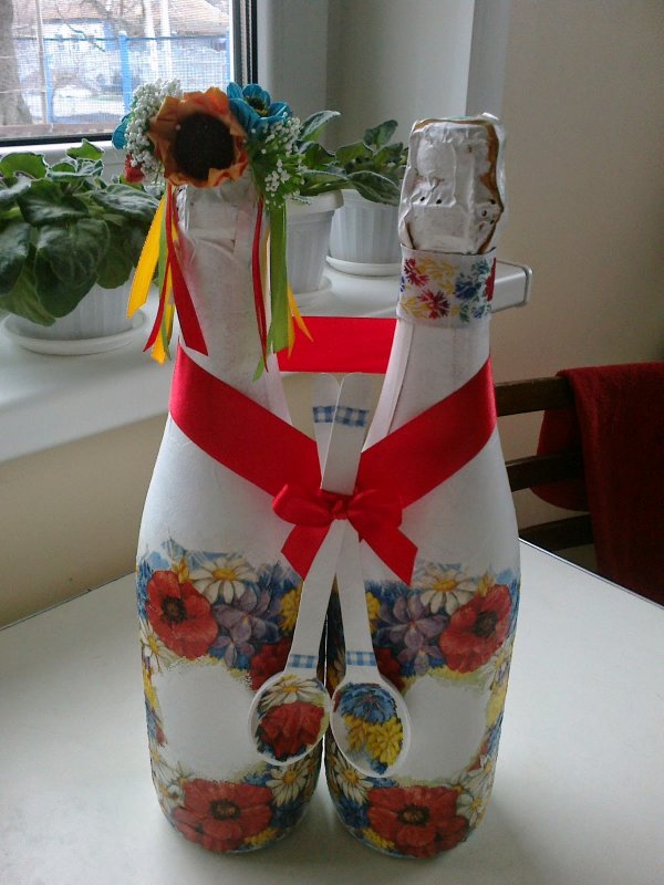 Декор бутылок в украинском стиле