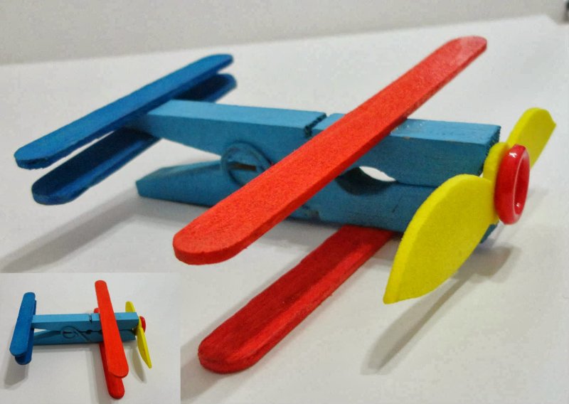 Модель самолета из подручных материалов