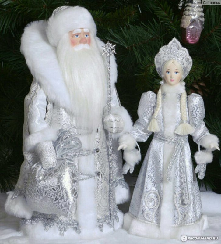 Фарфоровые куклы дед Мороз и Снегурочка