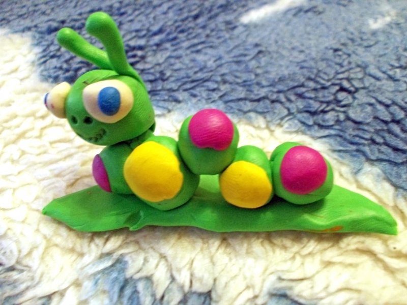 Лягушка из пластилина для детей 3-4 лет пошагово
