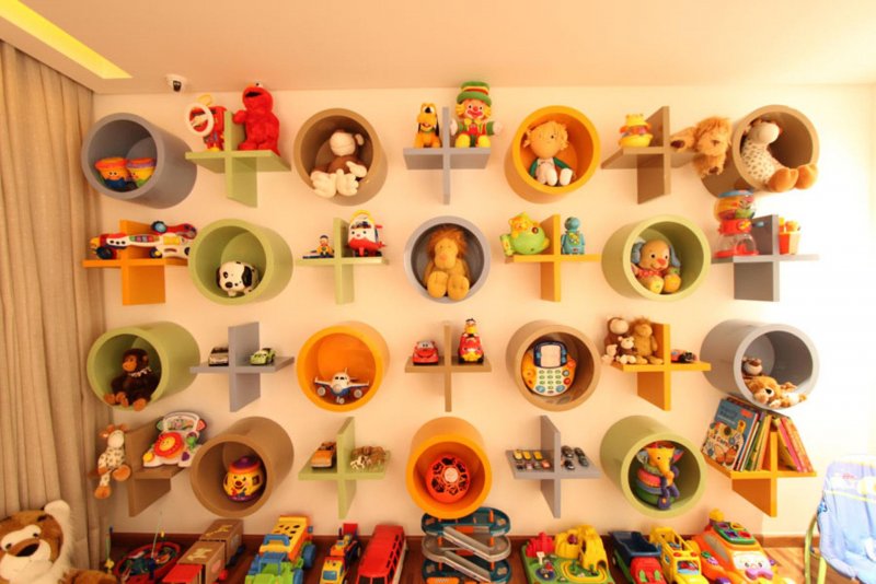 Полочки для игрушек в детсад на стену