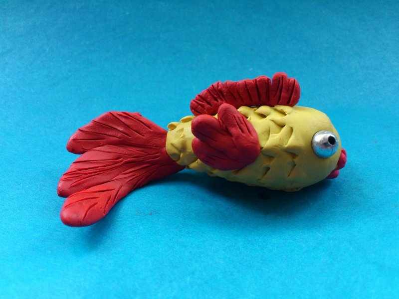 Рыбка из пластилина