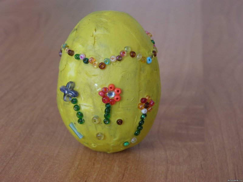 Пасхальное яйцо из пластилина