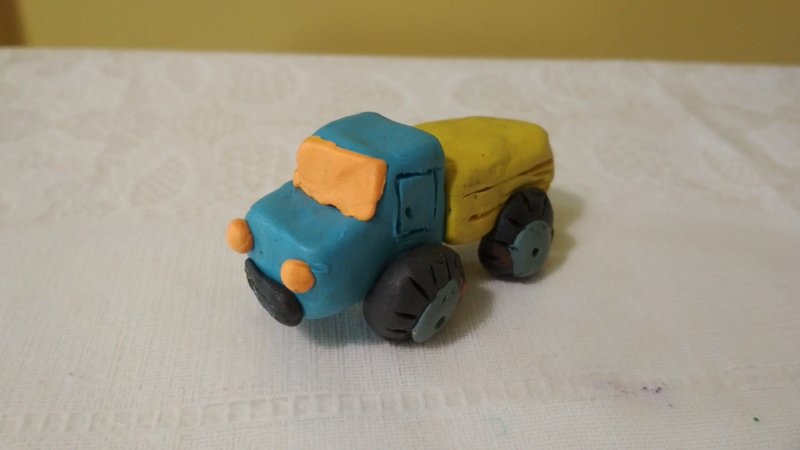 Машинки из пластилина для малышей