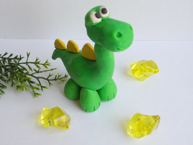 Динозавр из пластилина для детей